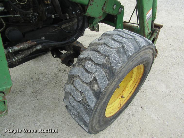 image for item DD8423 2000 John Deere 4600 tractor