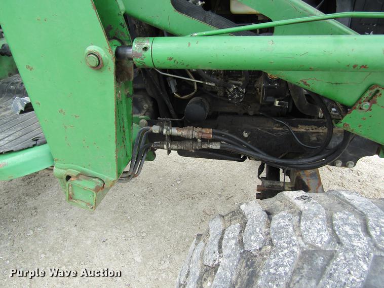 image for item DD8423 2000 John Deere 4600 tractor