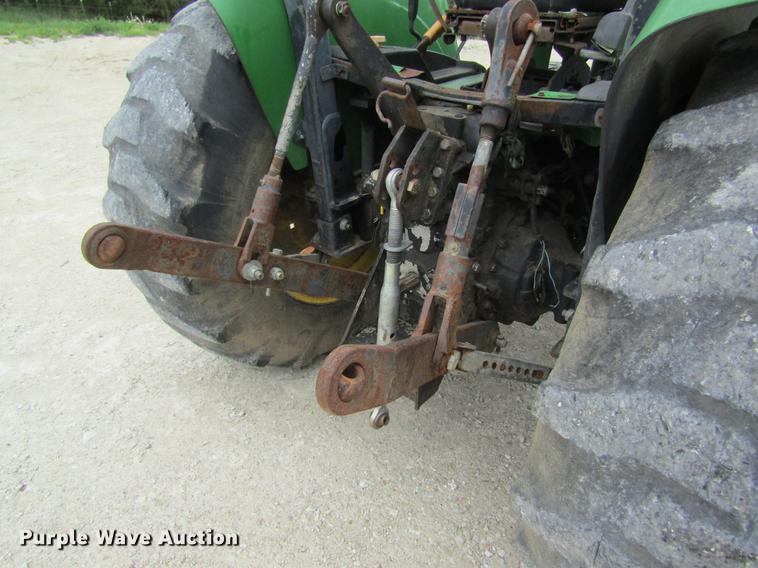 image for item DD8423 2000 John Deere 4600 tractor