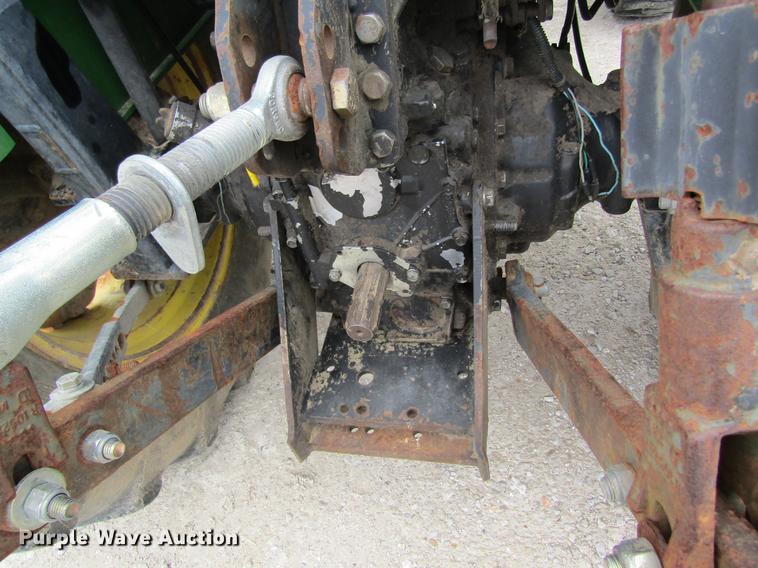 image for item DD8423 2000 John Deere 4600 tractor