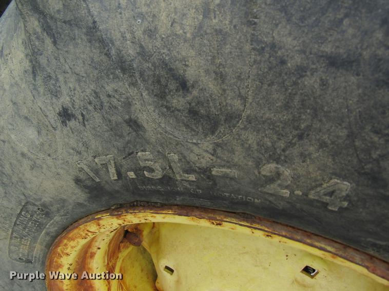 image for item DD8423 2000 John Deere 4600 tractor