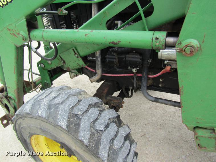 image for item DD8423 2000 John Deere 4600 tractor