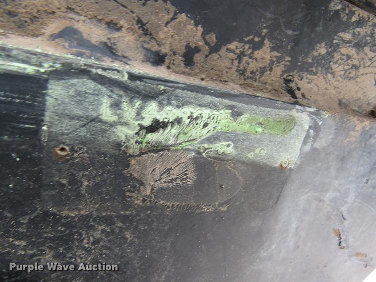 image for item DD8423 2000 John Deere 4600 tractor