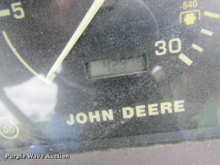 image for item DD8423 2000 John Deere 4600 tractor