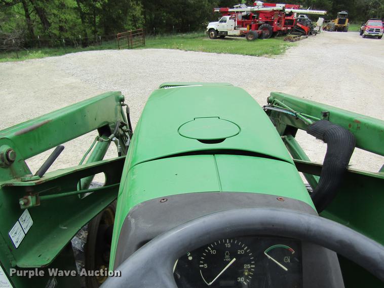 image for item DD8423 2000 John Deere 4600 tractor