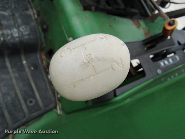 image for item DD8423 2000 John Deere 4600 tractor