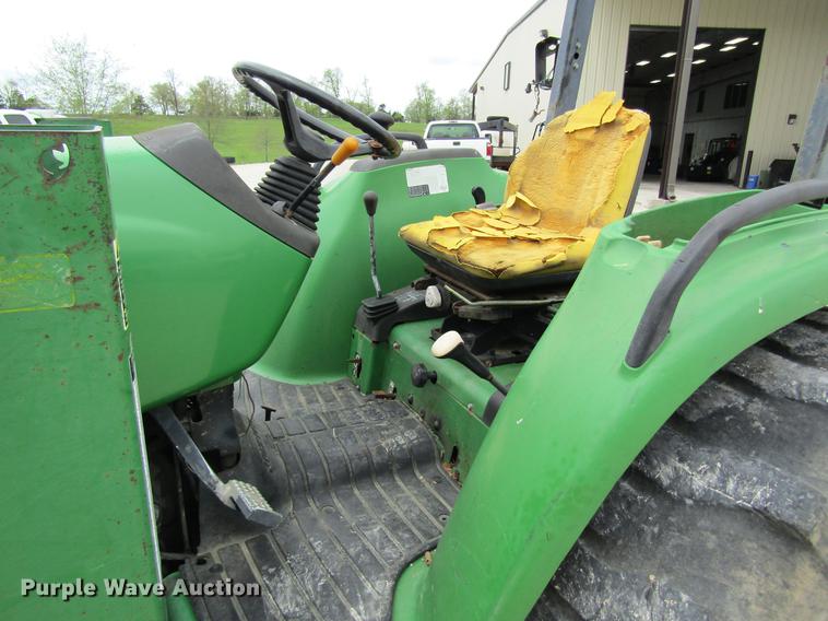 image for item DD8423 2000 John Deere 4600 tractor