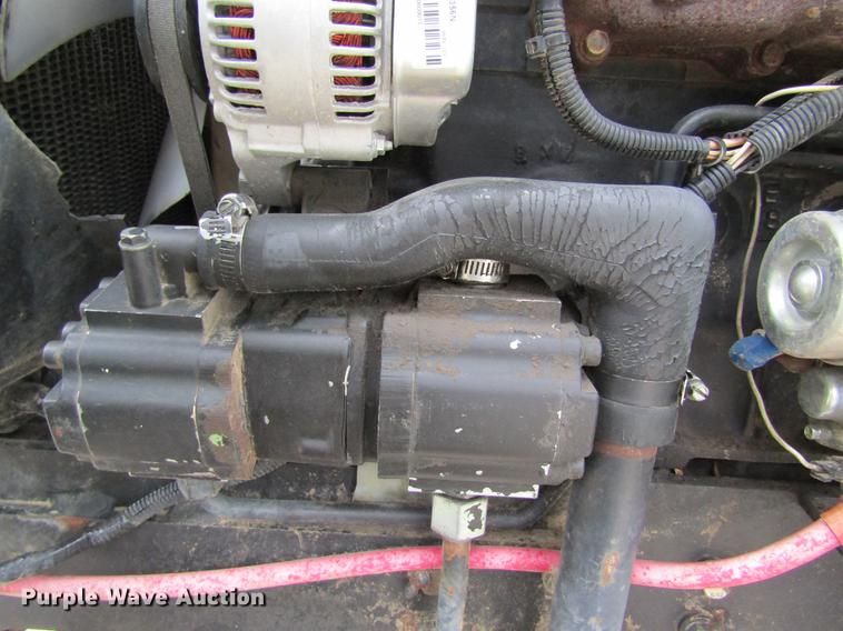 image for item DD8423 2000 John Deere 4600 tractor