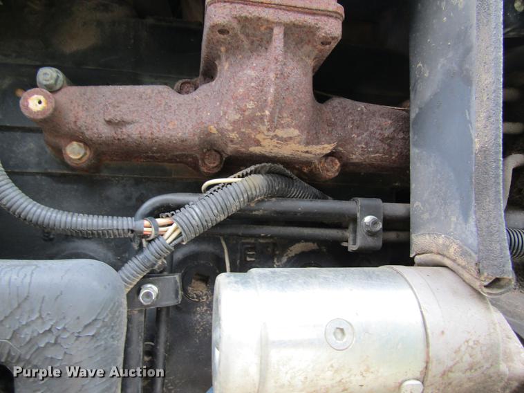 image for item DD8423 2000 John Deere 4600 tractor