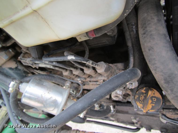 image for item DD8423 2000 John Deere 4600 tractor