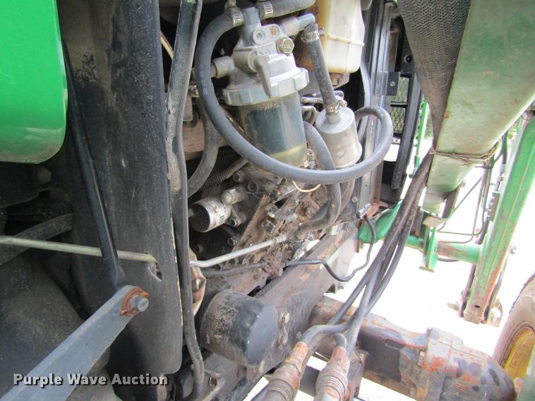 image for item DD8423 2000 John Deere 4600 tractor