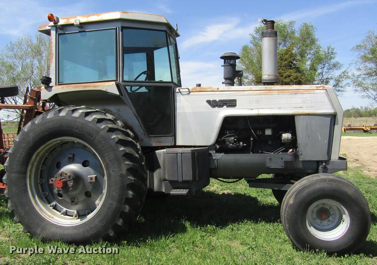image for item DD8784 1987 White 2-155 Series 3 tractor