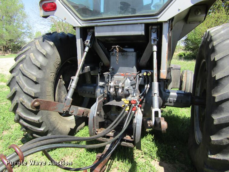 image for item DD8784 1987 White 2-155 Series 3 tractor