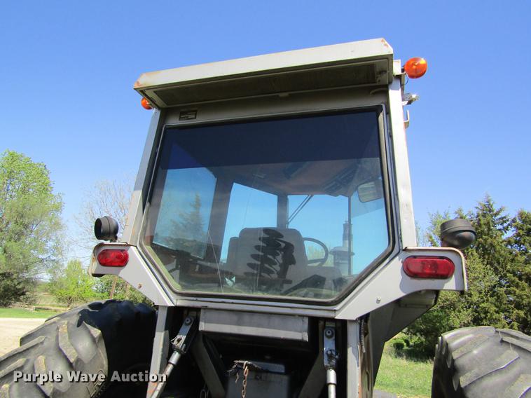 image for item DD8784 1987 White 2-155 Series 3 tractor