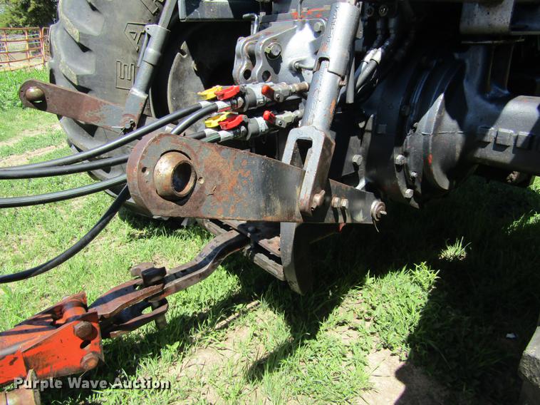 image for item DD8784 1987 White 2-155 Series 3 tractor