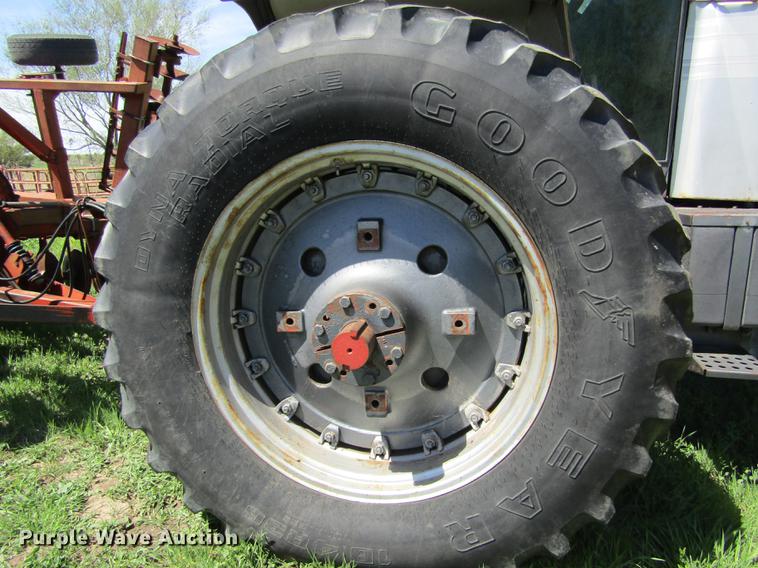 image for item DD8784 1987 White 2-155 Series 3 tractor