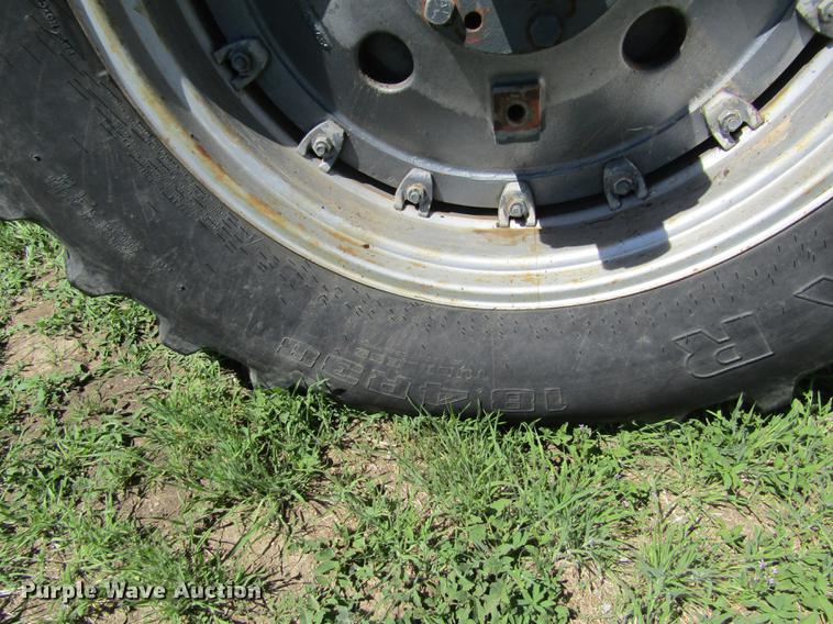 image for item DD8784 1987 White 2-155 Series 3 tractor