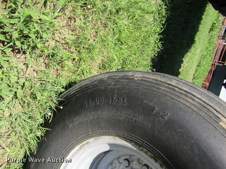 image for item DD8784 1987 White 2-155 Series 3 tractor