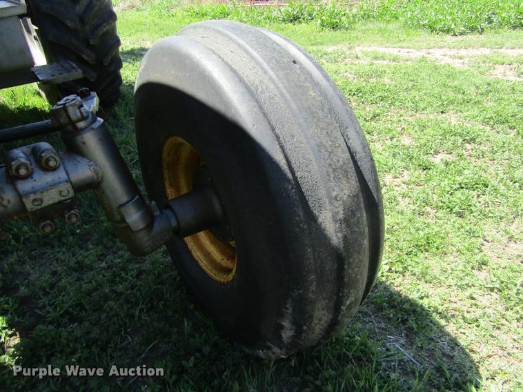 image for item DD8784 1987 White 2-155 Series 3 tractor