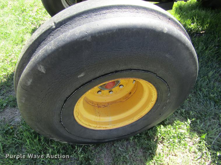 image for item DD8784 1987 White 2-155 Series 3 tractor