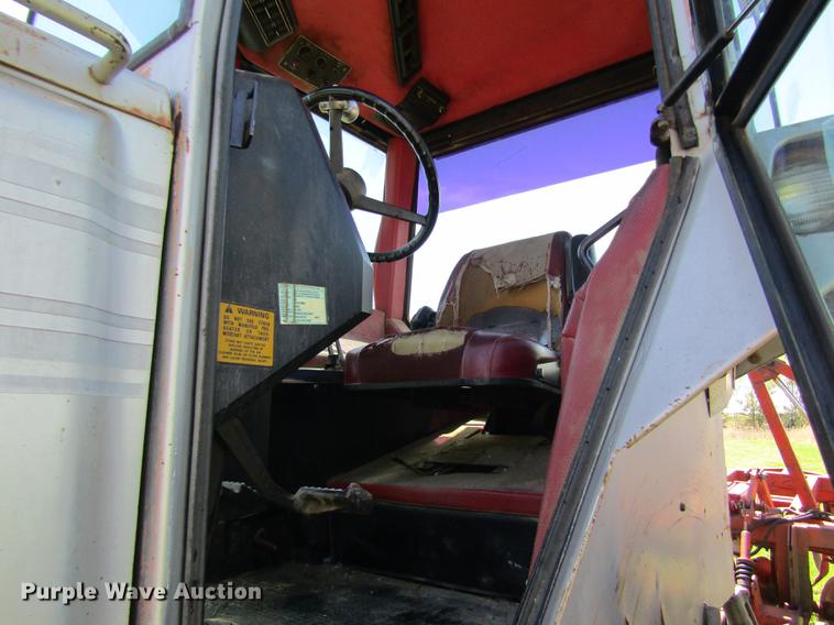 image for item DD8784 1987 White 2-155 Series 3 tractor