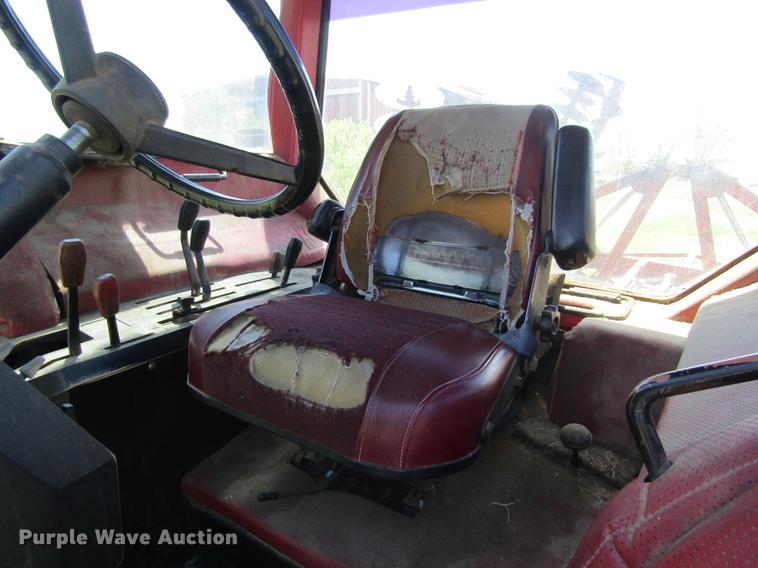 image for item DD8784 1987 White 2-155 Series 3 tractor