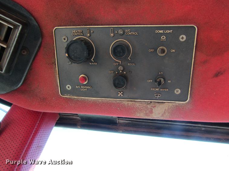 image for item DD8784 1987 White 2-155 Series 3 tractor