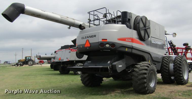 image for item DD8816 2009 Gleaner A86 combine
