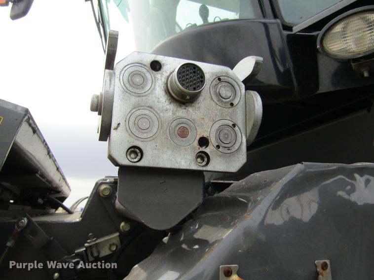 image for item DD8816 2009 Gleaner A86 combine