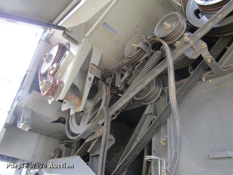 image for item DD8816 2009 Gleaner A86 combine