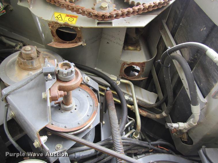 image for item DD8816 2009 Gleaner A86 combine