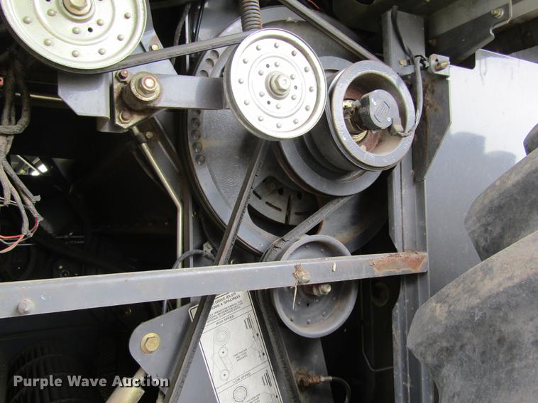 image for item DD8816 2009 Gleaner A86 combine