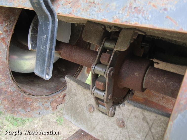 image for item DD8816 2009 Gleaner A86 combine