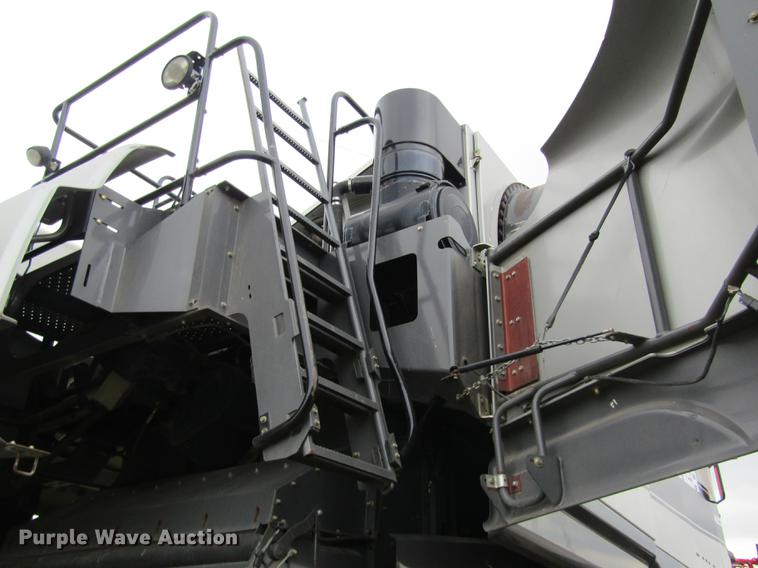 image for item DD8816 2009 Gleaner A86 combine