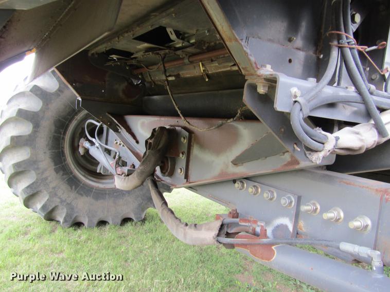 image for item DD8816 2009 Gleaner A86 combine