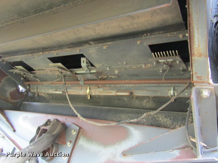 image for item DD8816 2009 Gleaner A86 combine