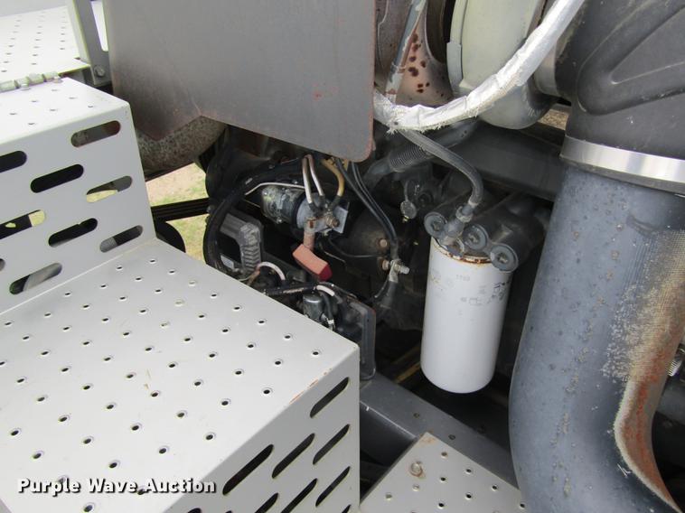 image for item DD8816 2009 Gleaner A86 combine