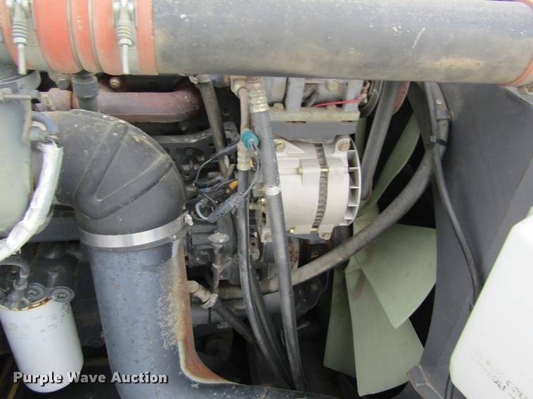 image for item DD8816 2009 Gleaner A86 combine