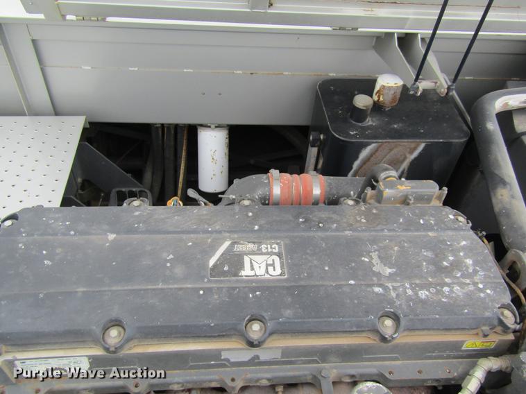 image for item DD8816 2009 Gleaner A86 combine