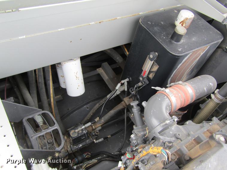 image for item DD8816 2009 Gleaner A86 combine