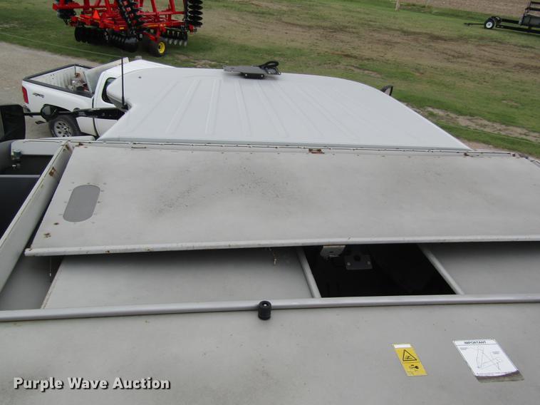 image for item DD8816 2009 Gleaner A86 combine