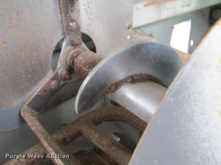 image for item DD8816 2009 Gleaner A86 combine