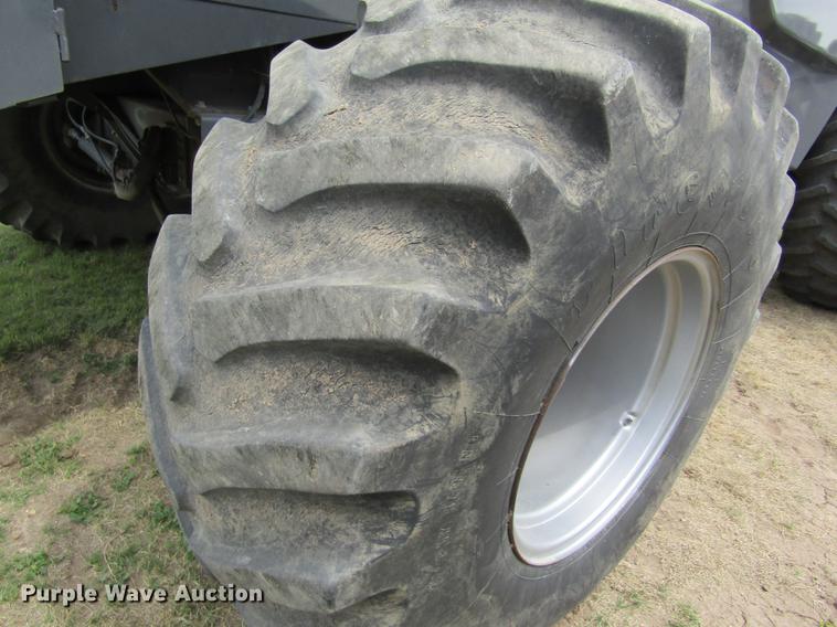 image for item DD8816 2009 Gleaner A86 combine