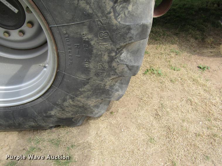 image for item DD8816 2009 Gleaner A86 combine