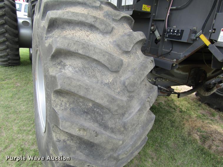 image for item DD8816 2009 Gleaner A86 combine