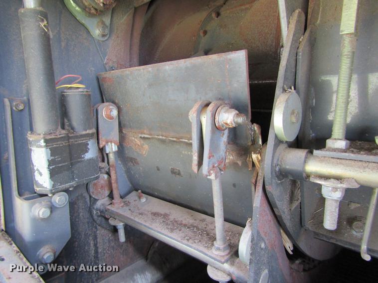 image for item DD8816 2009 Gleaner A86 combine