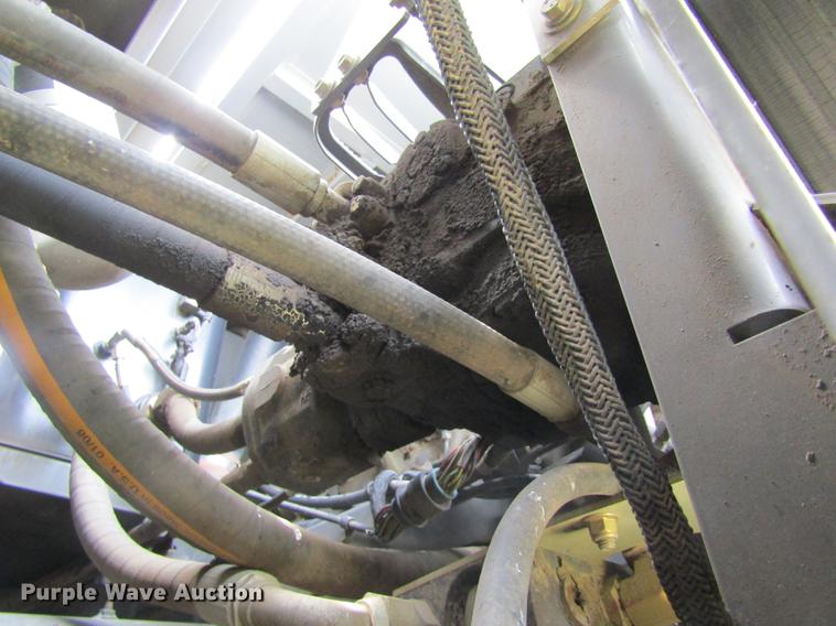 image for item DD8816 2009 Gleaner A86 combine