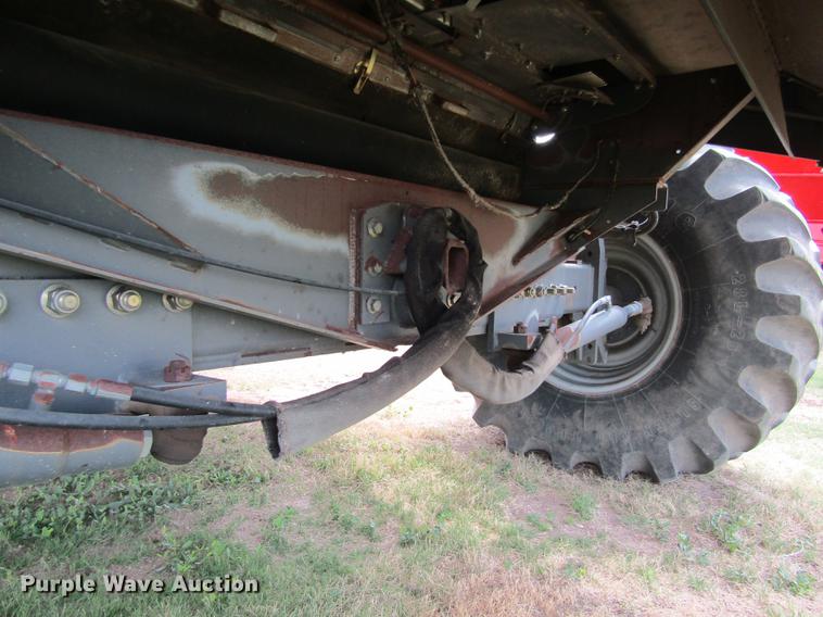 image for item DD8816 2009 Gleaner A86 combine