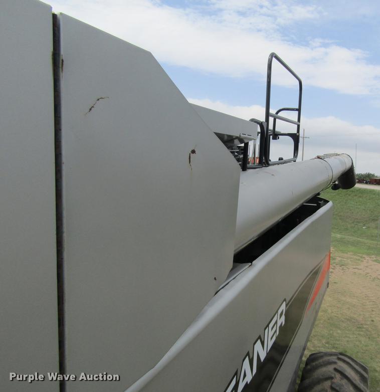 image for item DD8816 2009 Gleaner A86 combine