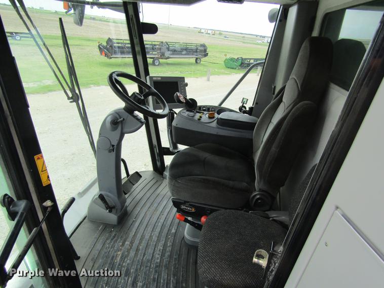 image for item DD8816 2009 Gleaner A86 combine